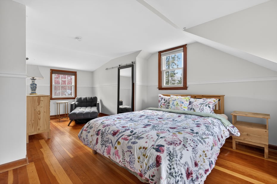 203 Burroughs Road Photo 12