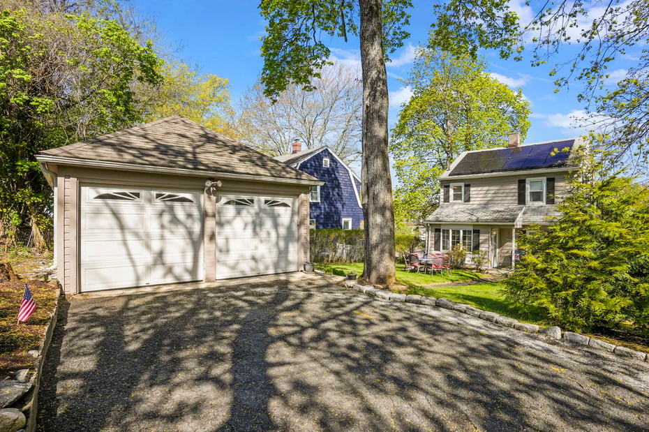130 Toms Road Photo 2