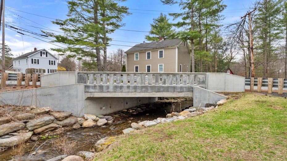 9 Interlaken Rd Photo 29