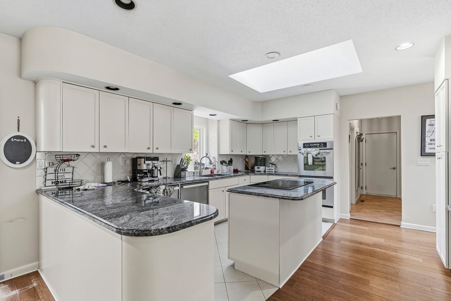 146 Lantern Park Lane South Photo 12