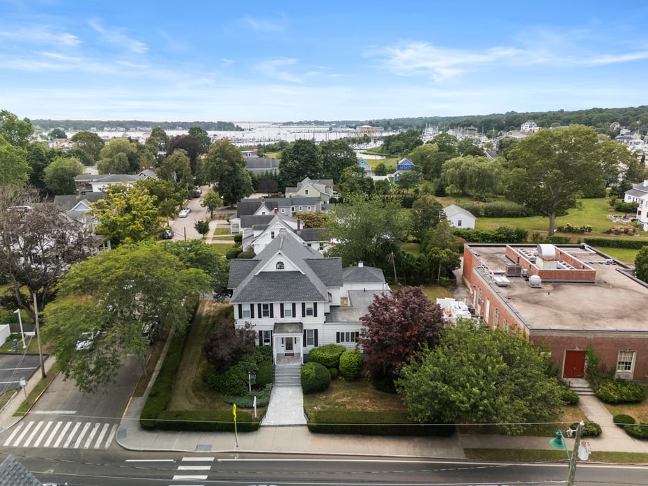 32 East Main Street Photo 3