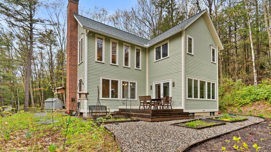 21 Webster Rd Photo 1