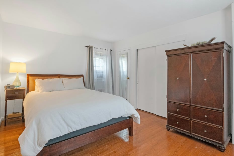 199 Taxter Road Photo 10