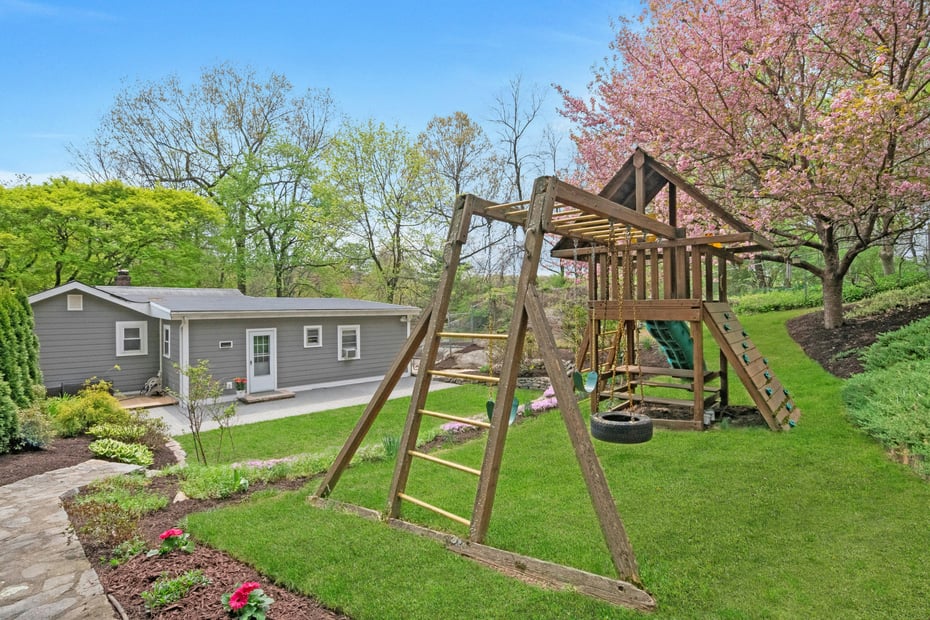 199 Taxter Road Photo 21