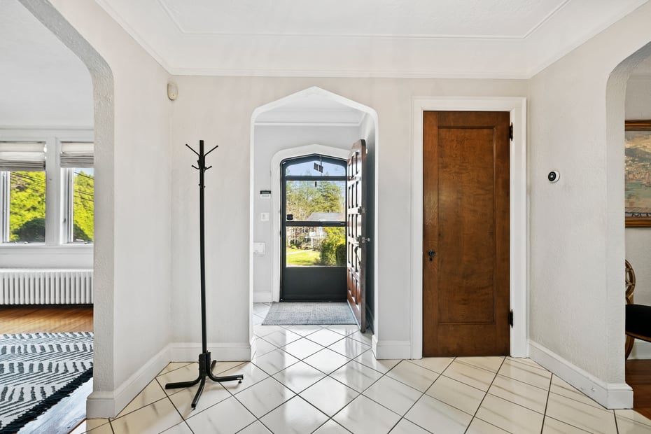 44 Fenimore Road Photo 6