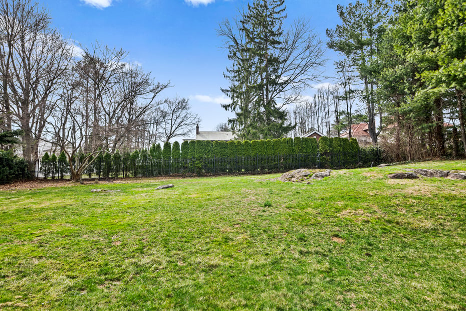 44 Fenimore Road Photo 35