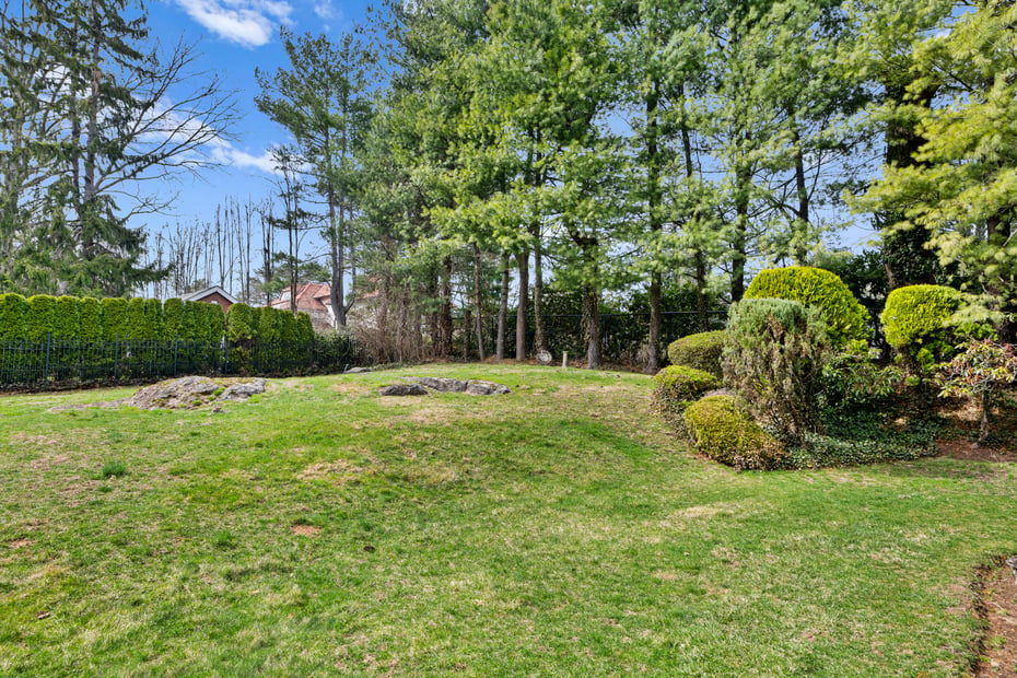 44 Fenimore Road Photo 36