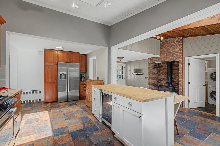 304 Bushy Hill Road Photo 6