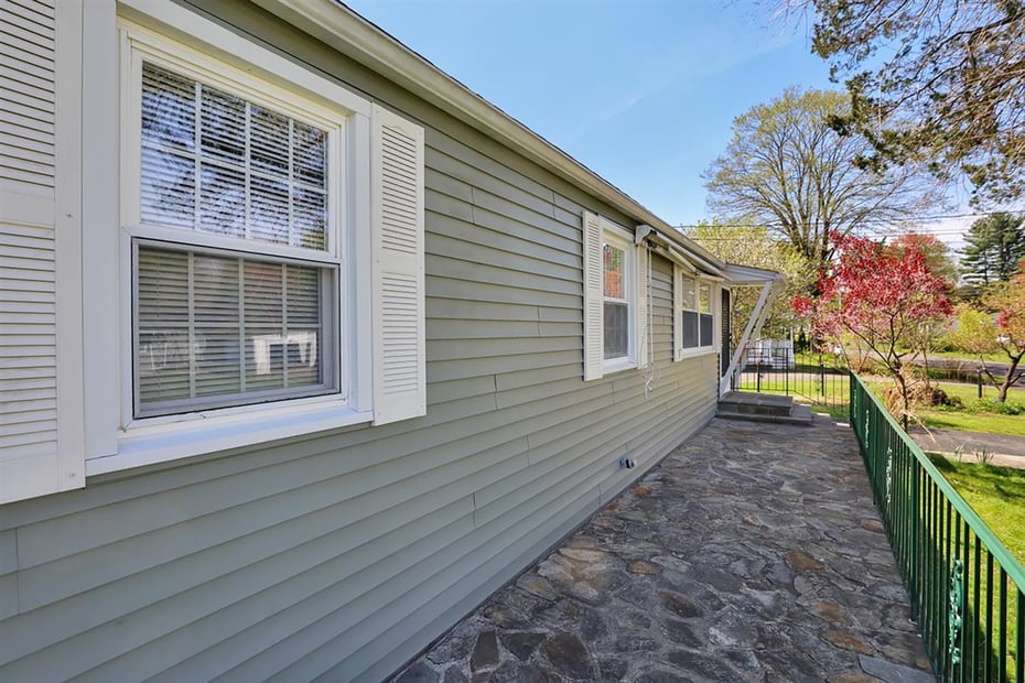 7 Mohawk Drive Photo 3
