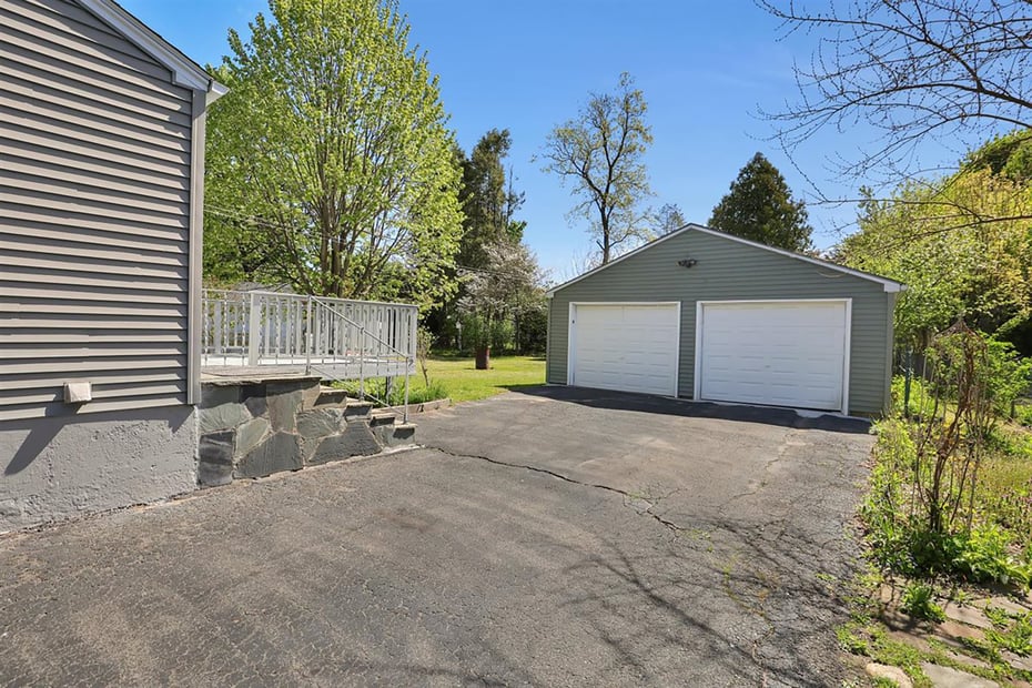 7 Mohawk Drive Photo 5