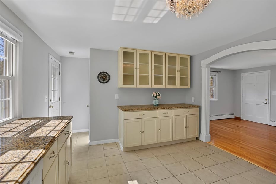 7 Mohawk Drive Photo 11