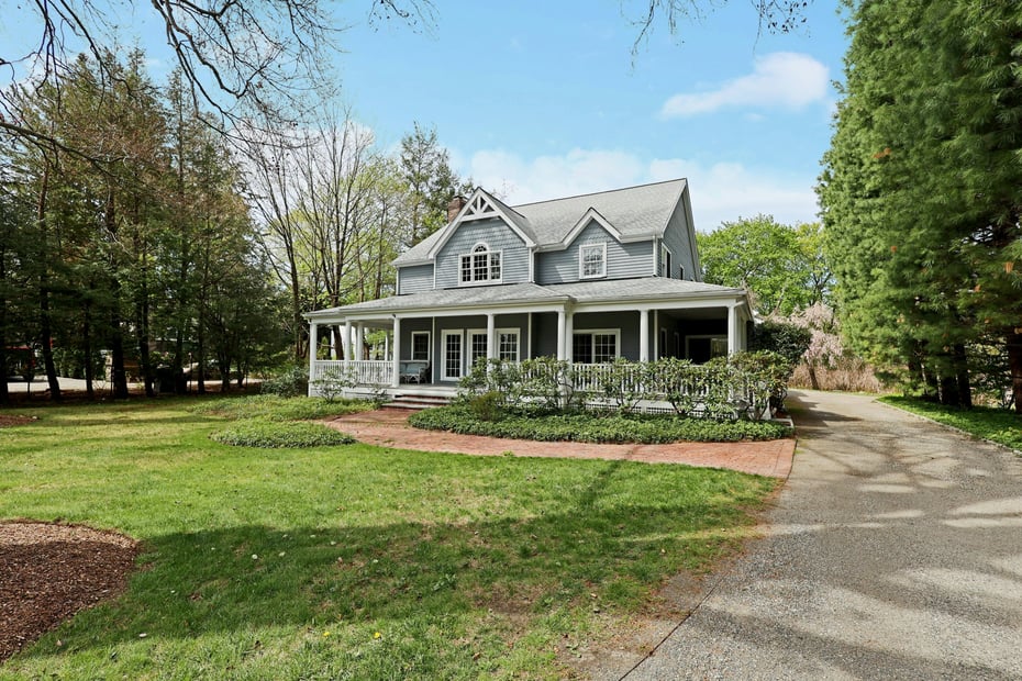323 Main Street Photo 1