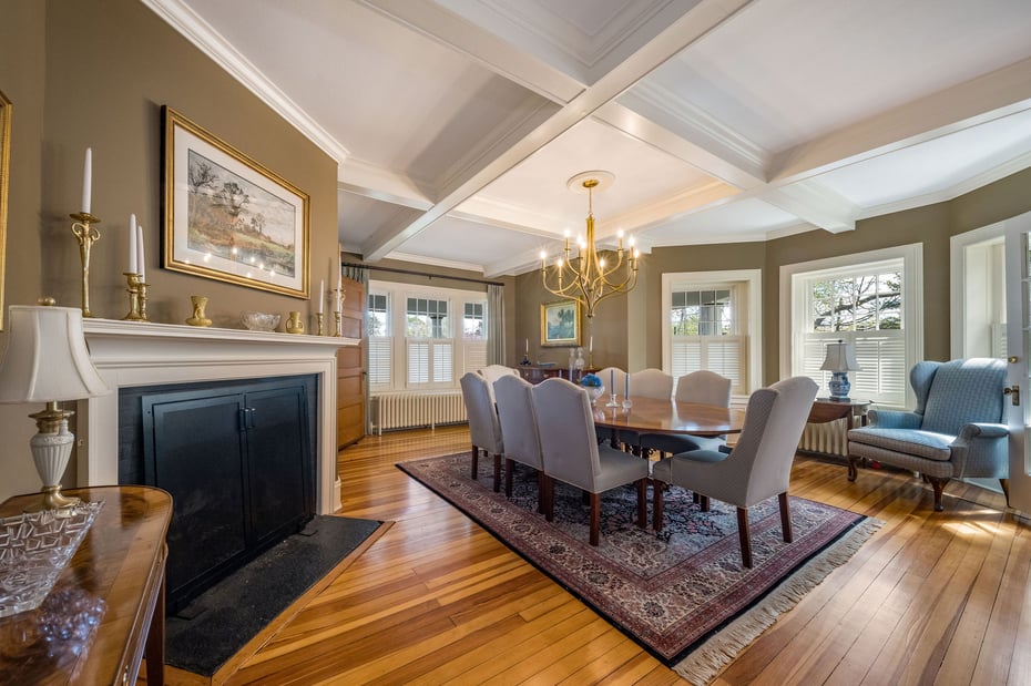 880 Boston Post Road Photo 15