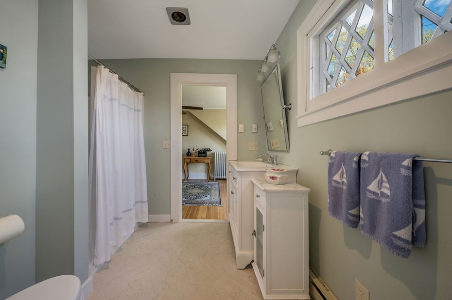 880 Boston Post Road Photo 34
