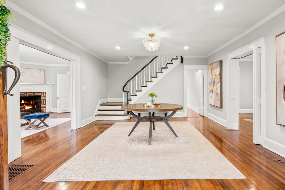 20 Elk Avenue Photo 4