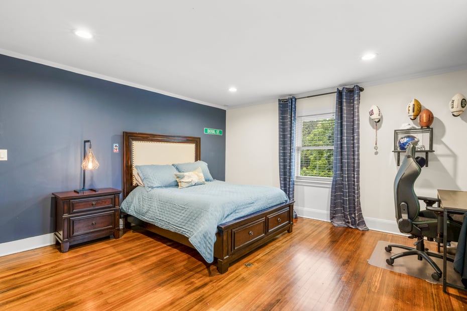 20 Elk Avenue Photo 32
