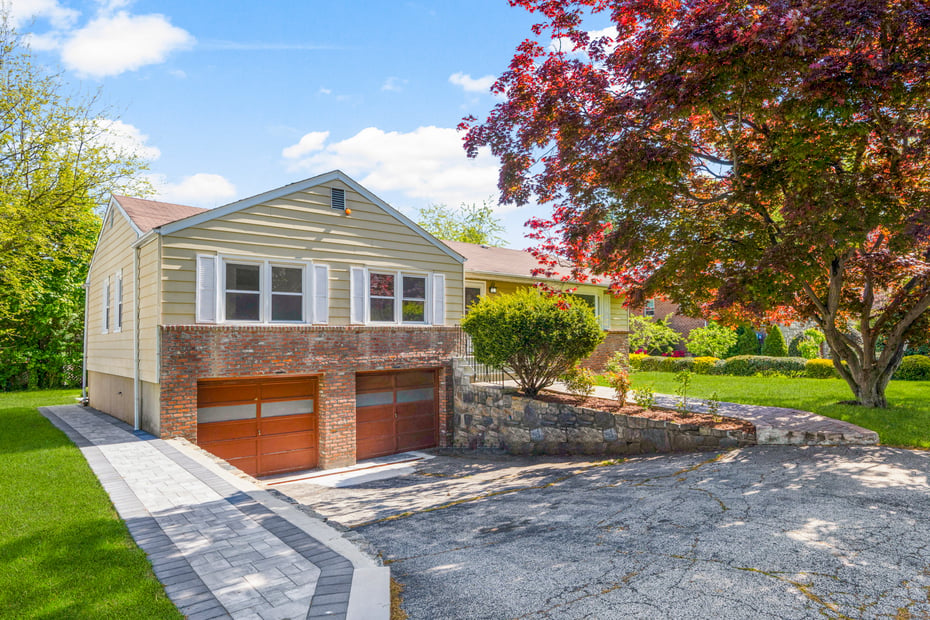 71 Bacon Place Photo 1