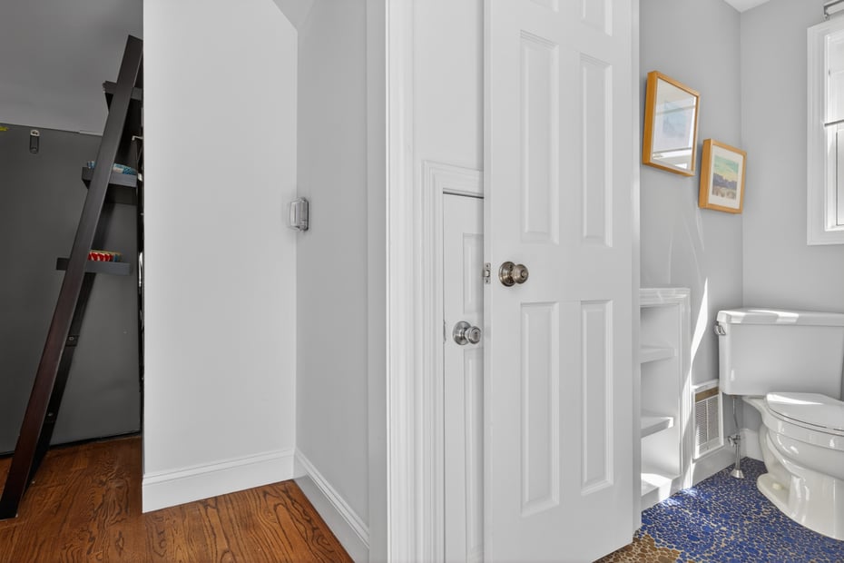 48 Summit Avenue Photo 17