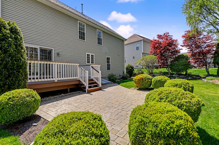 112 Ensign Drive Photo 31