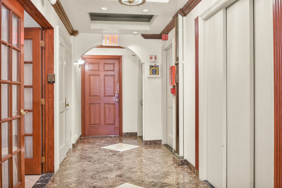 115 E 61st Street  #4C Photo 6