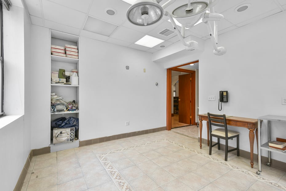 115 E 61st Street  #4C Photo 17