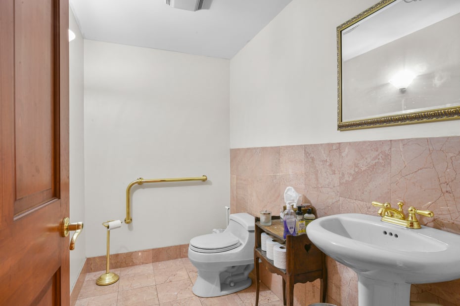 115 E 61st Street  #4C Photo 18