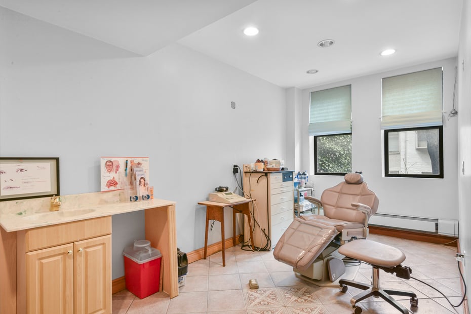 115 E 61st Street  #4C Photo 19