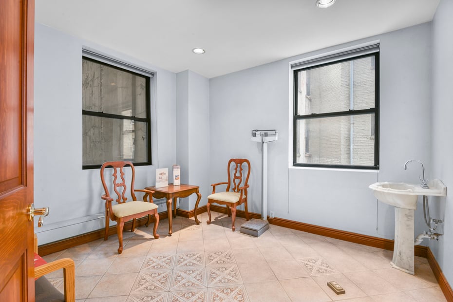 115 E 61st Street  #4C Photo 21