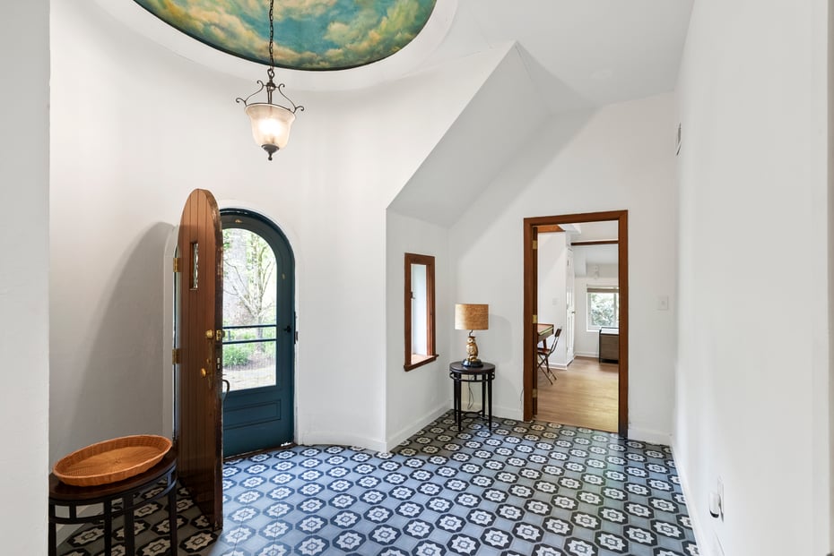 8 Morgan Road Photo 13