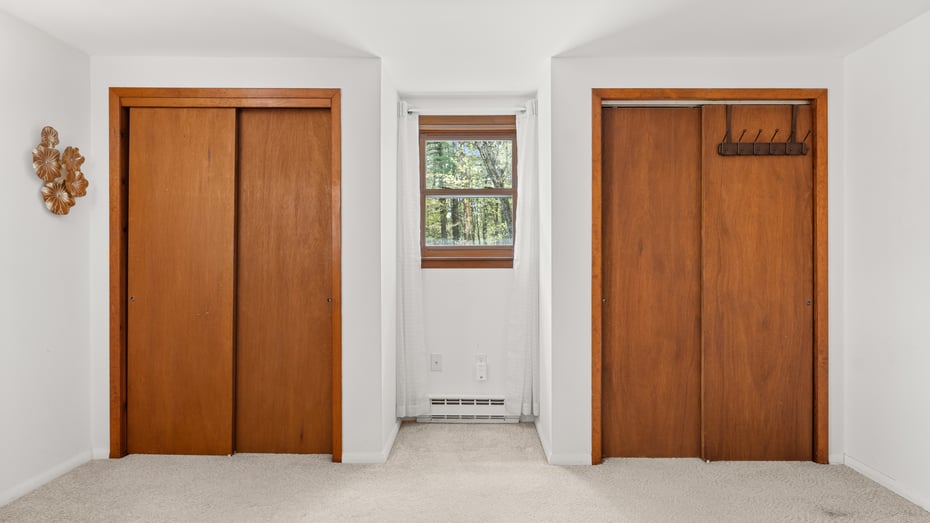 230 Middle Road Photo 13