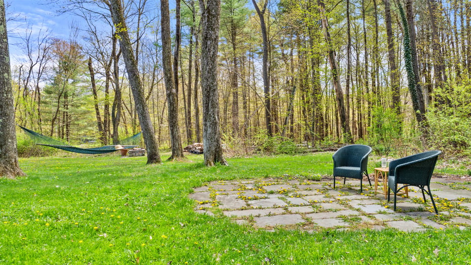 230 Middle Road Photo 20