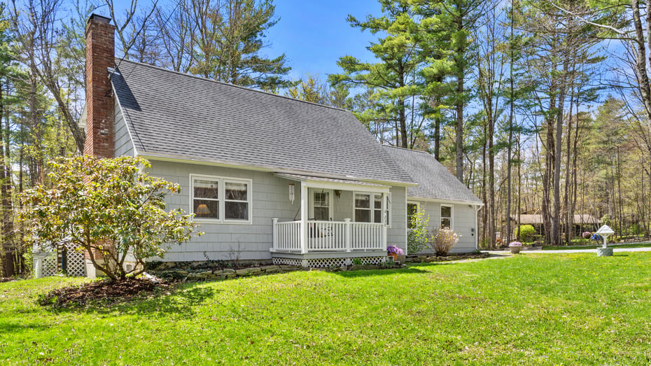 230 Middle Road Photo 23