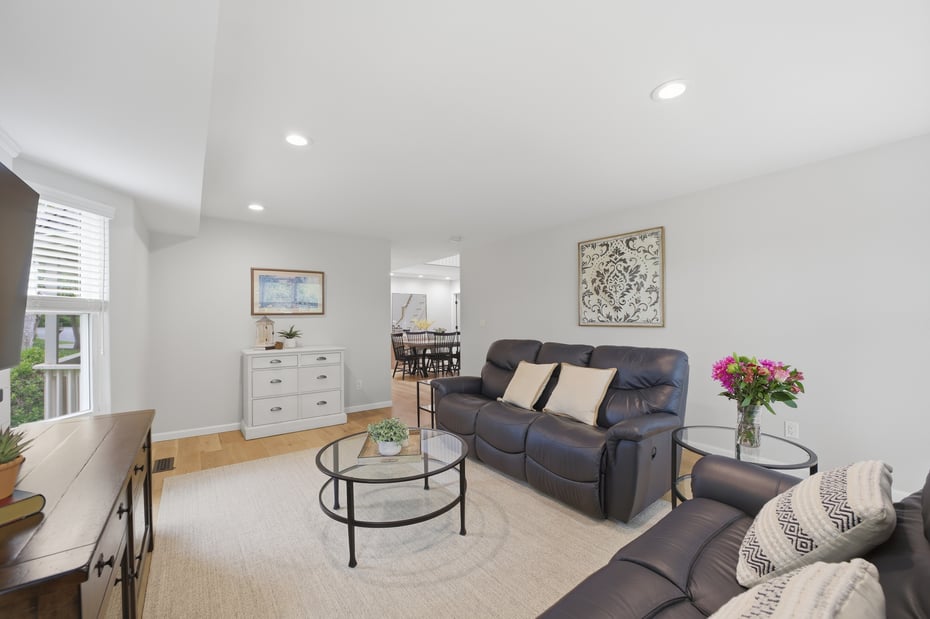 7 Guilford Circle Photo 8