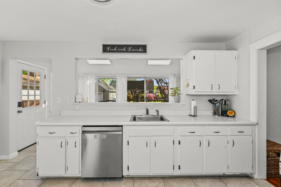 15 Hadik Parkway Photo 8