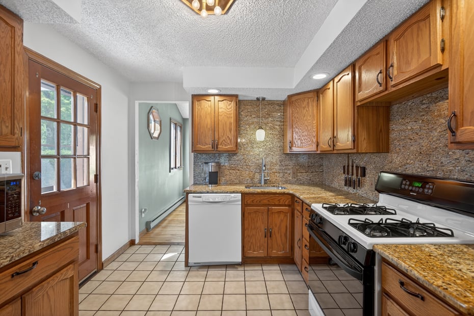 39 Westview Street Photo 8