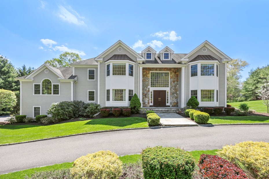 12 Woodbine Way Photo 1