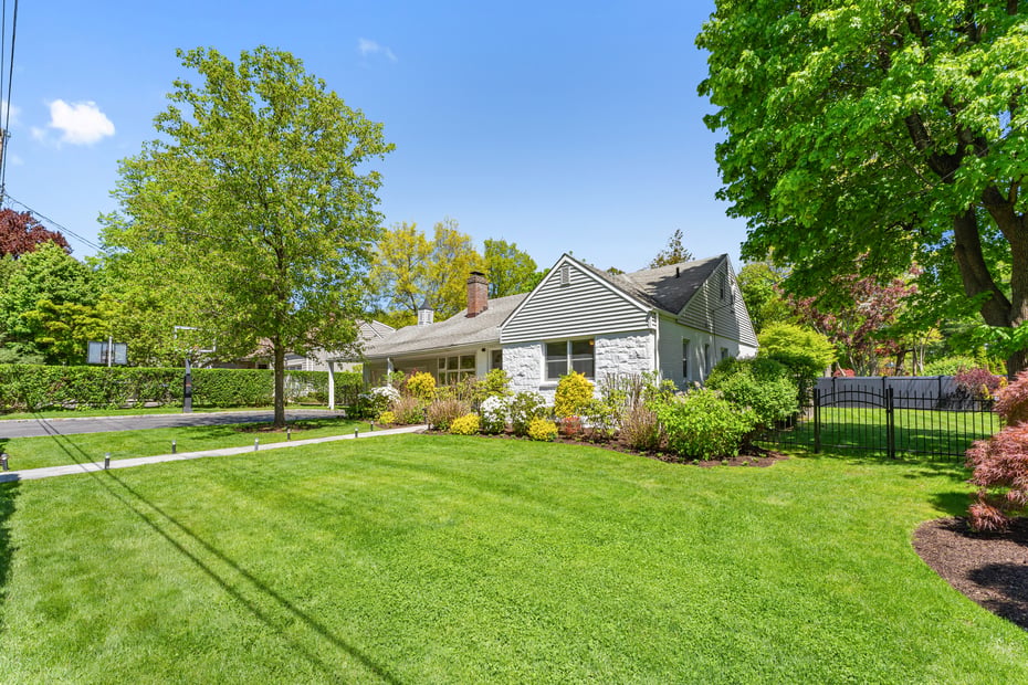 195 Ferndale Road Photo 2