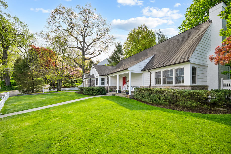 52 Midland Avenue Photo 3