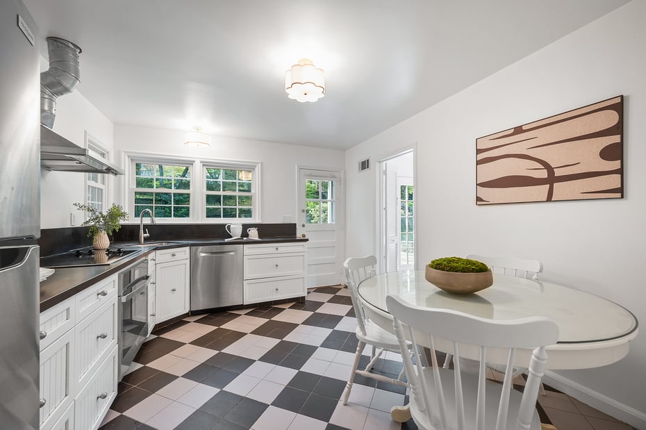 52 Midland Avenue Photo 13