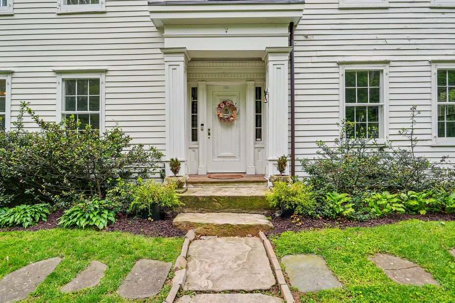 530 Roxbury Road Photo 2