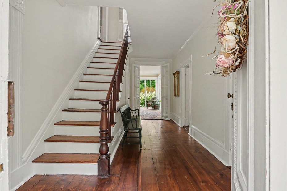 530 Roxbury Road Photo 4