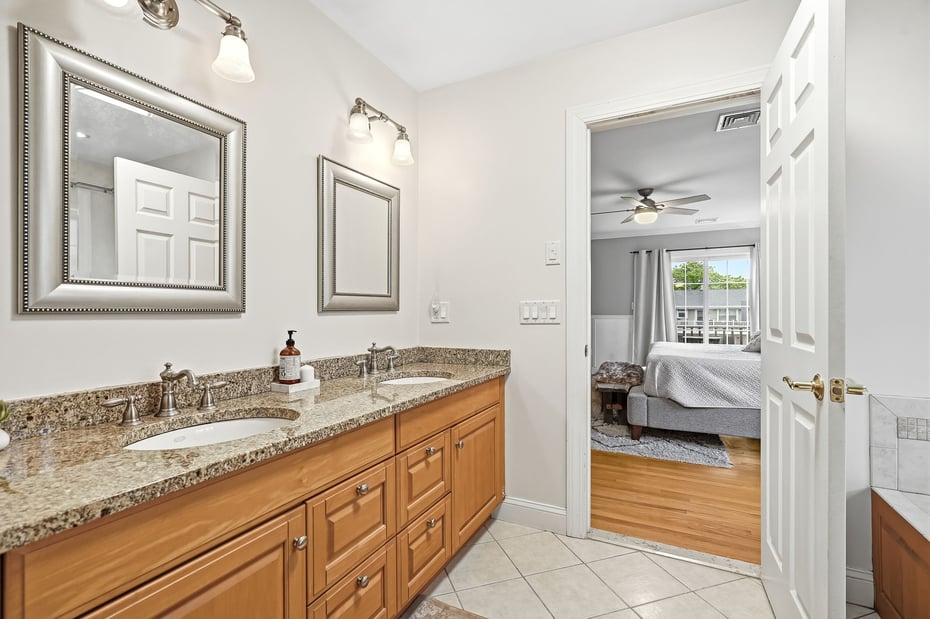 80 Third Avenue Photo 24