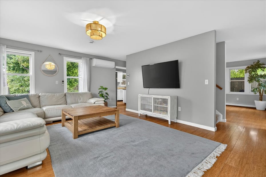 44 Warren Street Photo 7