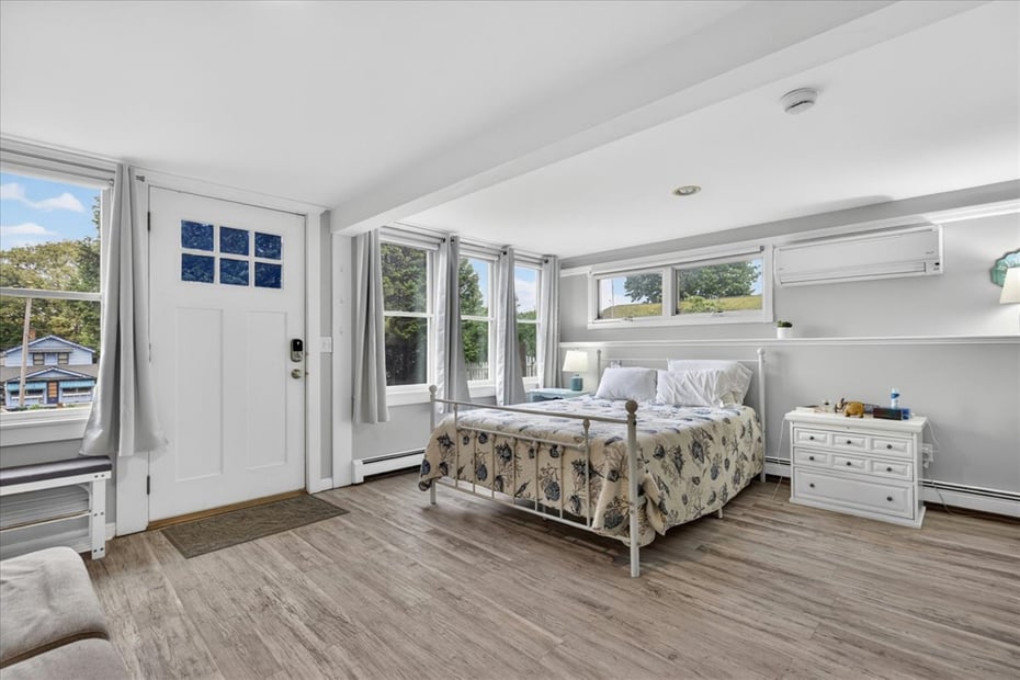 44 Warren Street Photo 23