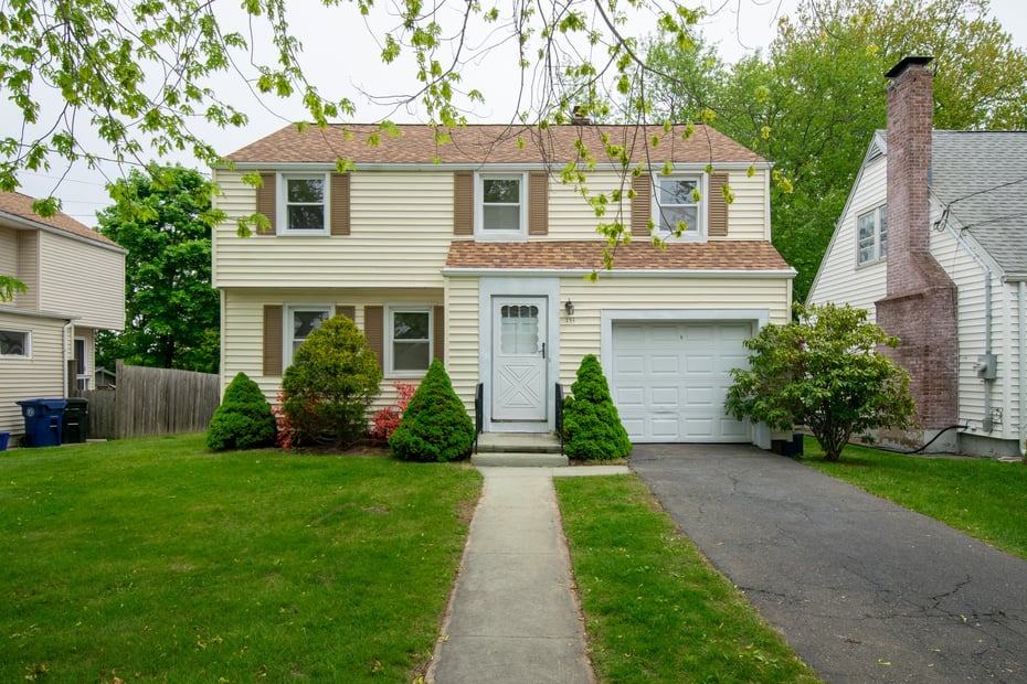 153 Laurel Street Photo 2