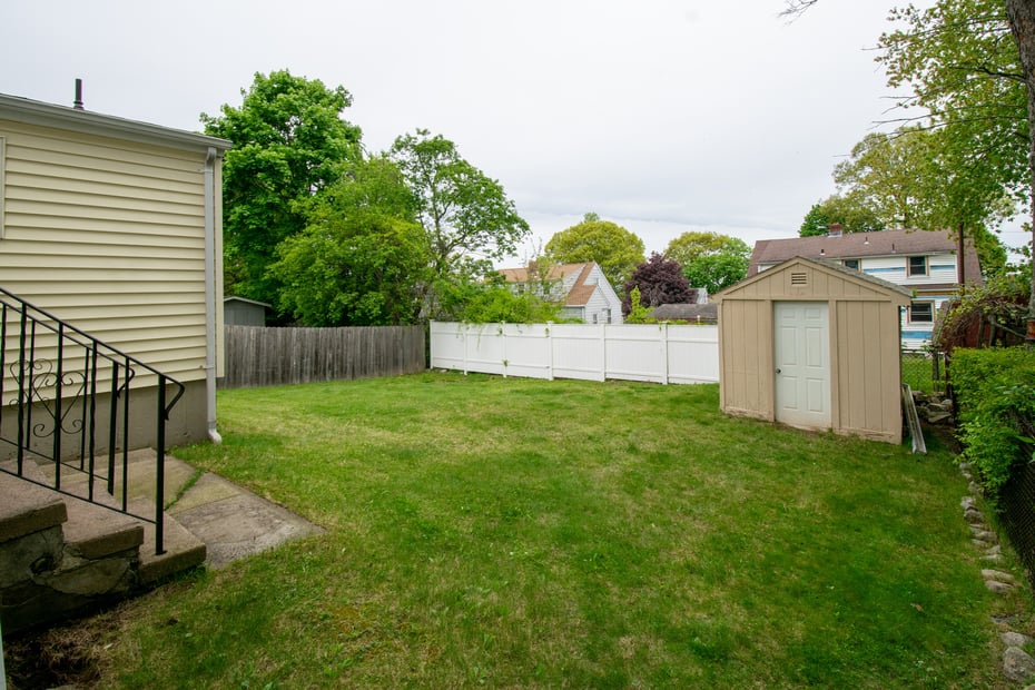 153 Laurel Street Photo 3