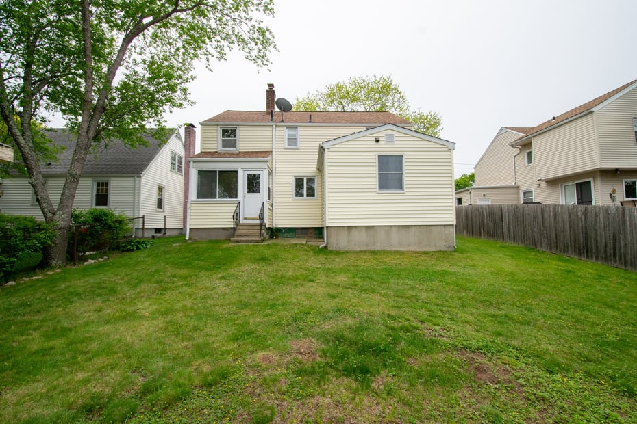 153 Laurel Street Photo 4