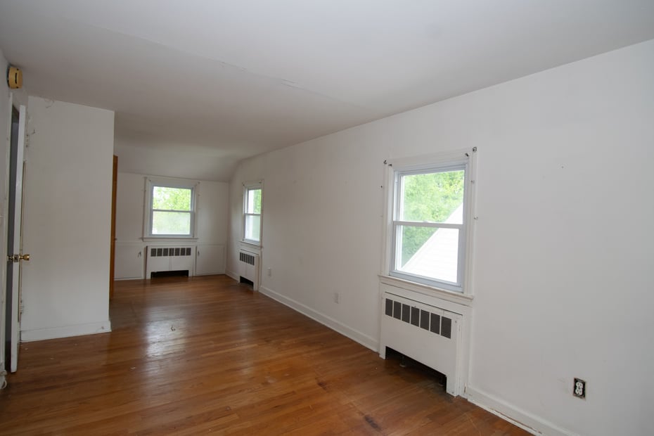 153 Laurel Street Photo 11