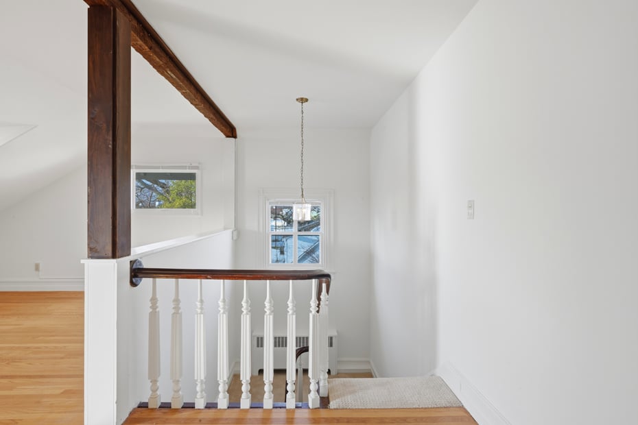 10 Scholes Lane Photo 29