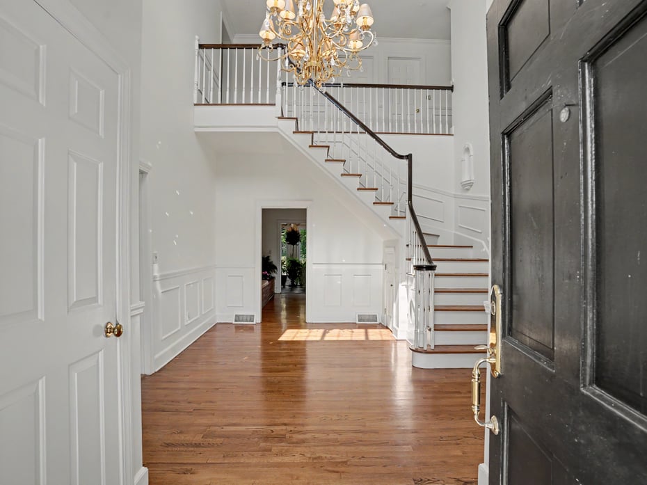 152 West River Street Photo 6